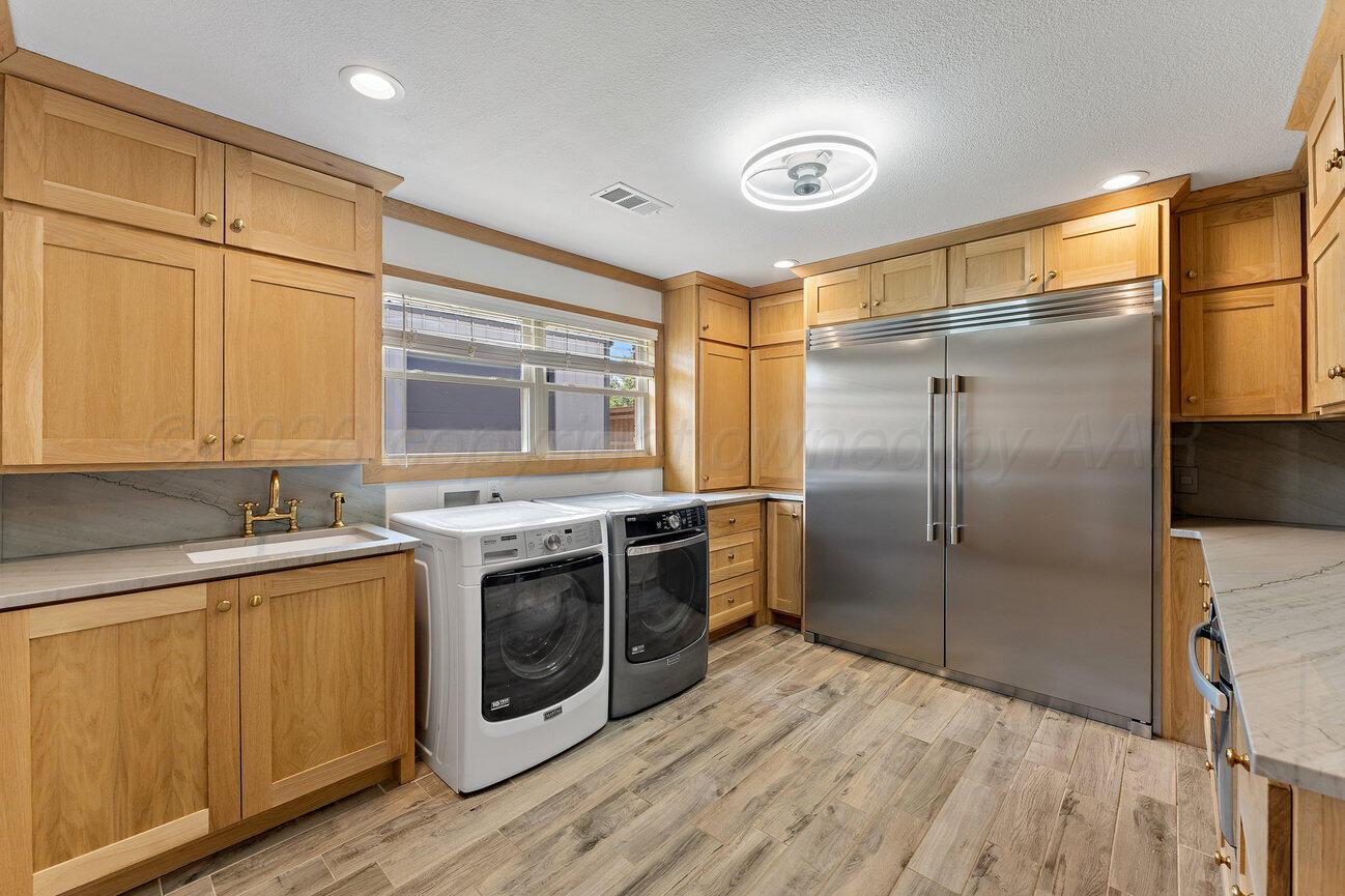 6219 Adirondack Trail Amarillo, TX 79106 - Photo 20 of 75 Butler Pantry - Laundry