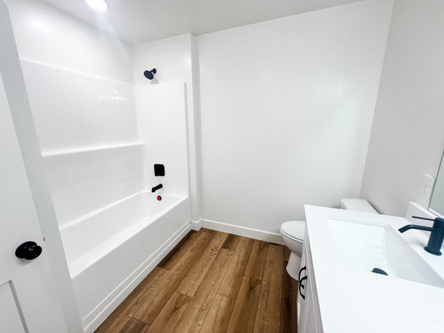 522 West 2000 South Vernal, UT 84078 - Photo 9 of 18 Full Bathroom on 2nd Level