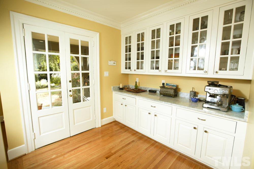 1617 Oberlin Road Raleigh, NC 27608 - Photo 7 of 25