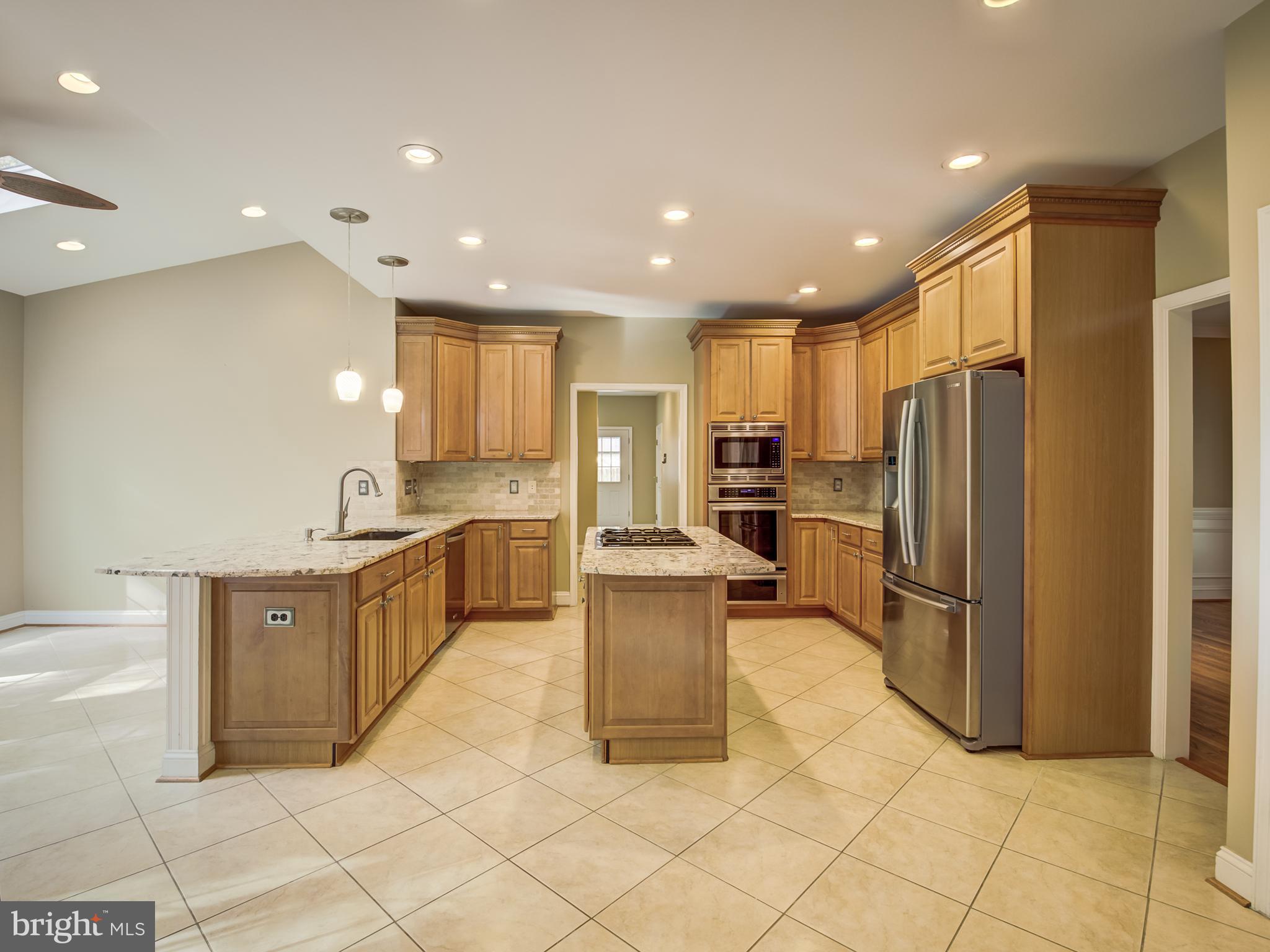 483 Poplar Road Fredericksburg, VA 22406 - Photo 20 of 64 Kitchen Island and Breakfast Bar