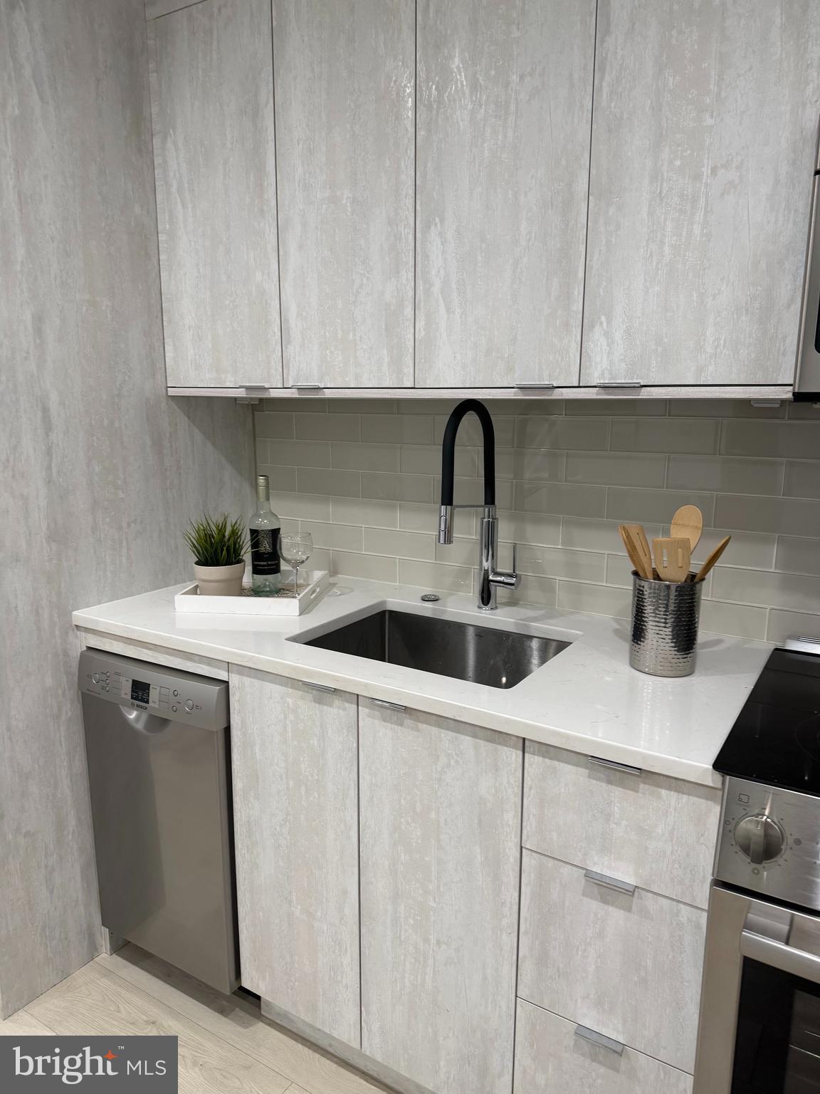 4 R Street Northwest, Unit 4 Washington, DC 20001 - Photo 6 of 38