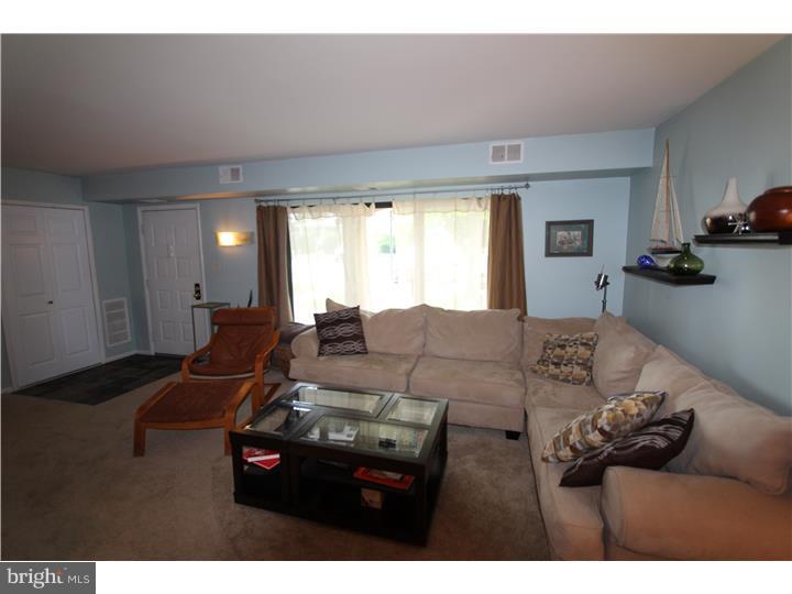 5 Providence Forge Road Royersford, PA 19468 - Photo 4 of 17 Living Room