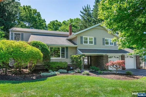 $875,000 | 18 Teak Road, Wayne, NJ 07470