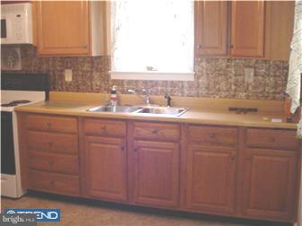 48 Quaker Road Pennsville, NJ 08070 - Photo 6 of 11 Kitchen