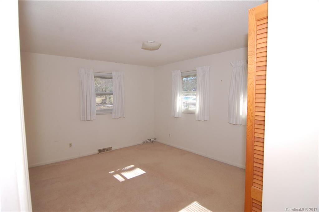 2721 Starnes Road Charlotte, NC 28214 - Photo 16 of 20 Gallery Image 16
