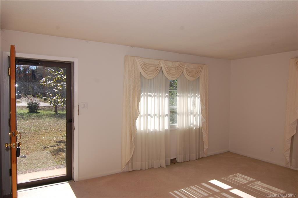 2721 Starnes Road Charlotte, NC 28214 - Photo 7 of 20 Gallery Image 7