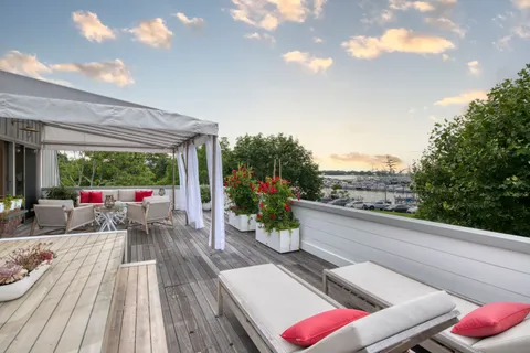 18 Bridge Street, Unit PH4D, Sag Harbor, NY 11963