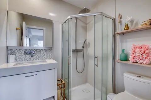 18 Bridge Street, Unit PH4D, Sag Harbor, NY 11963