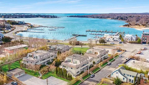 18 Bridge Street, Unit PH4D, Sag Harbor, NY 11963