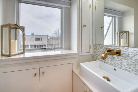 18 Bridge Street, Unit PH4D, Sag Harbor, NY 11963