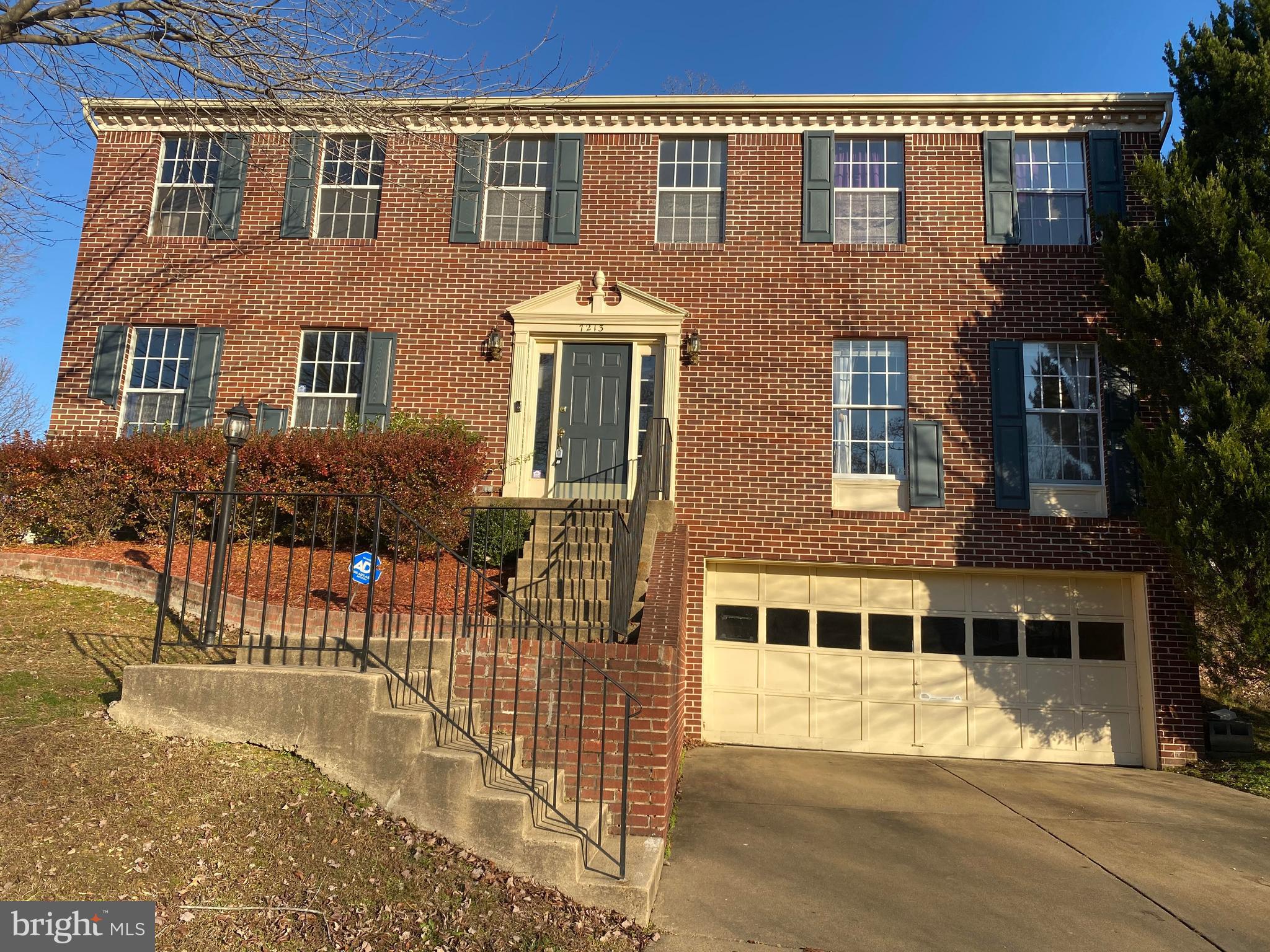 7213 Kyle's Landing Springfield, VA 22150 - Photo 2 of 14 Gallery Image 2