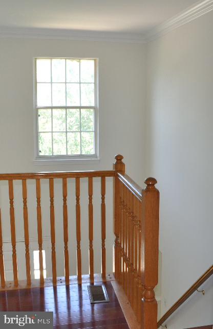 7213 Kyle's Landing Springfield, VA 22150 - Photo 5 of 14 Gallery Image 5