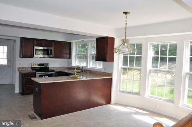 7213 Kyle's Landing Springfield, VA 22150 - Photo 7 of 14 Gallery Image 7
