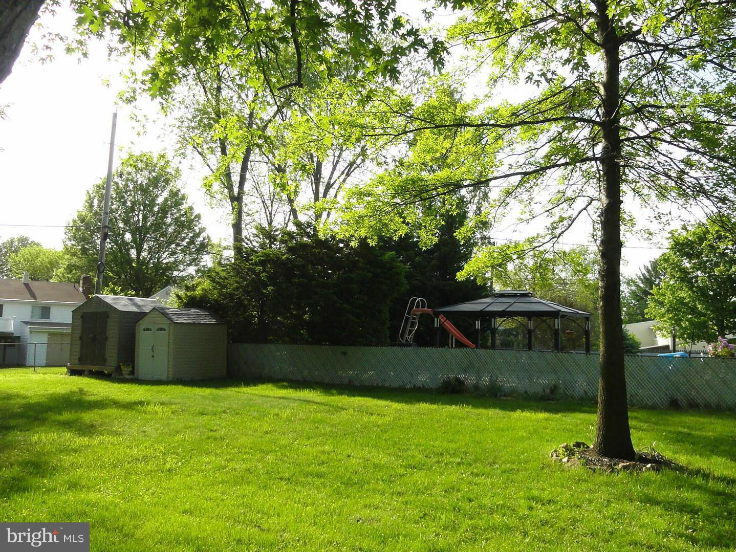 114 Thorden Road Reisterstown, MD 21136 - Photo 14 of 17 Nice level back yard