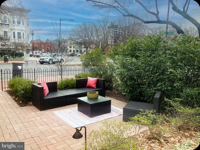 $2,800 | 1302 East Capitol Street Northeast, Unit B, Washington, DC 20003