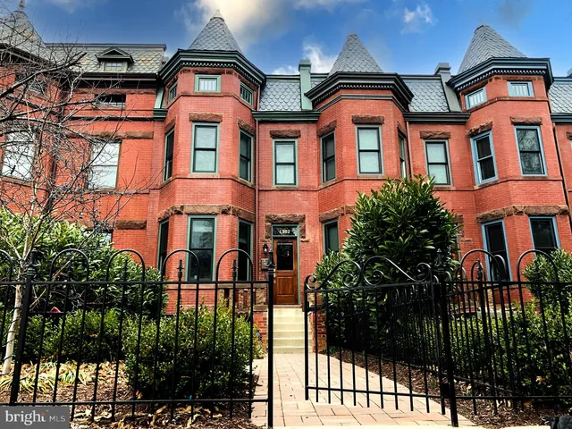 $2,800 | 1302 East Capitol Street Northeast, Unit B, Washington, DC 20003