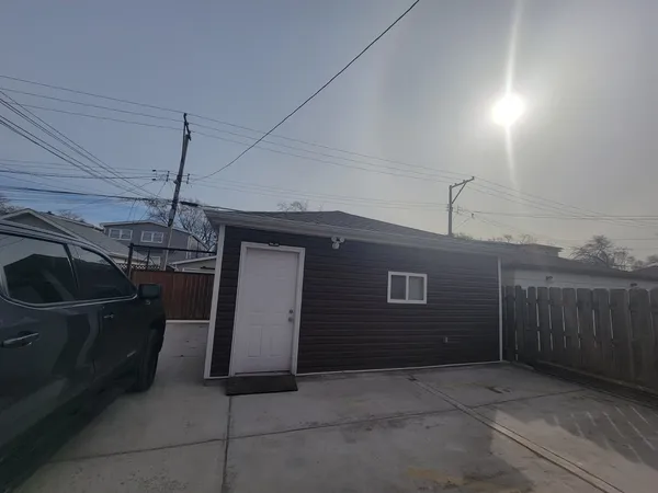$549,000 | 2727 North Oak Park Avenue, Chicago, IL 60707
