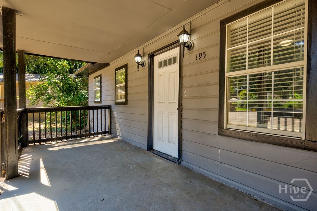 195 Royal Court Athens, GA 30601 - Photo 2 of 26