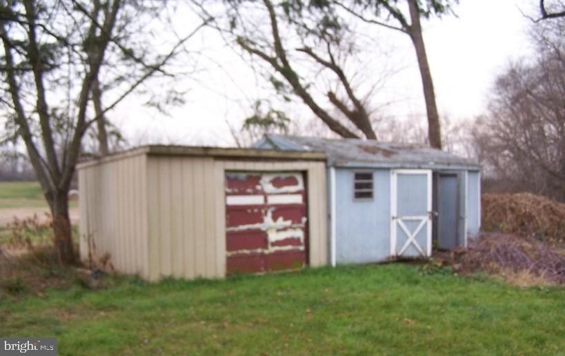 688 South Chiques Road Manheim, PA 17545 - Photo 4 of 7