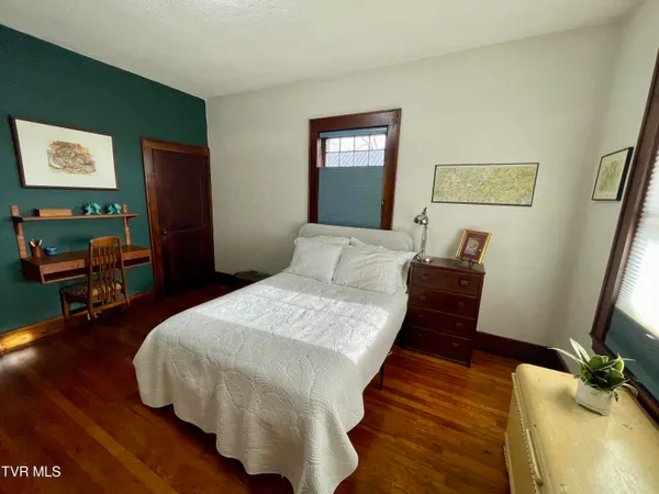 $259,900 | 422 Magnolia Avenue, Johnson City, TN 37604