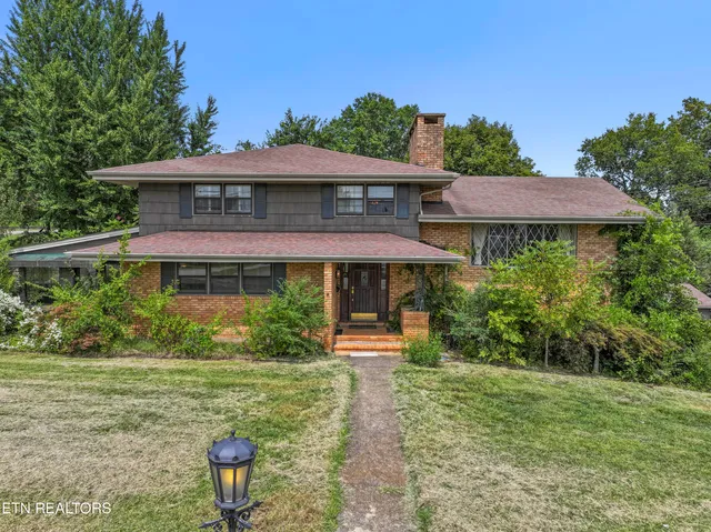 $359,900 | 212 West Central Avenue, Sweetwater, TN 37874