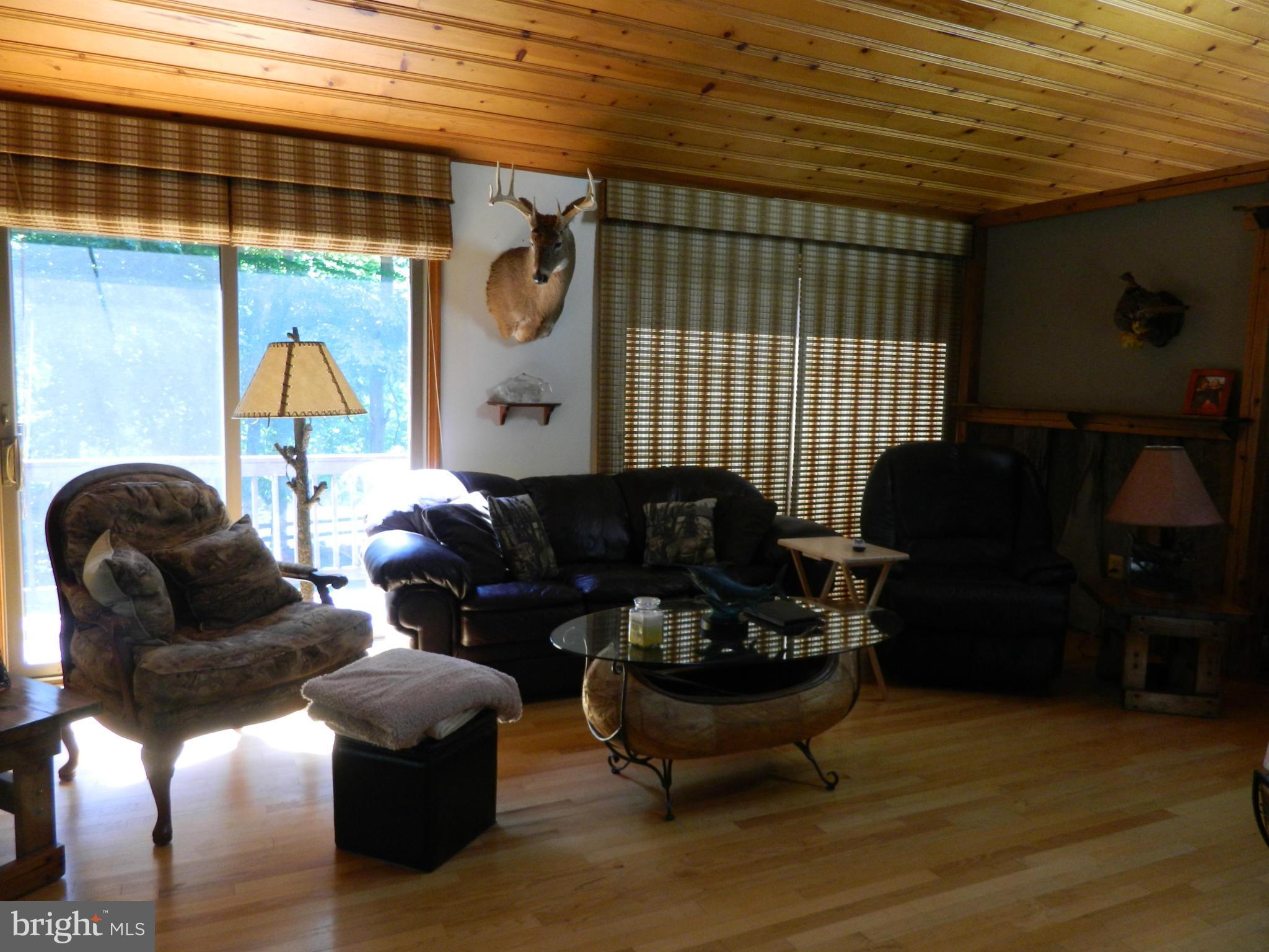 3913 Paddrick Road Darlington, MD 21034 - Photo 3 of 25 Living Room