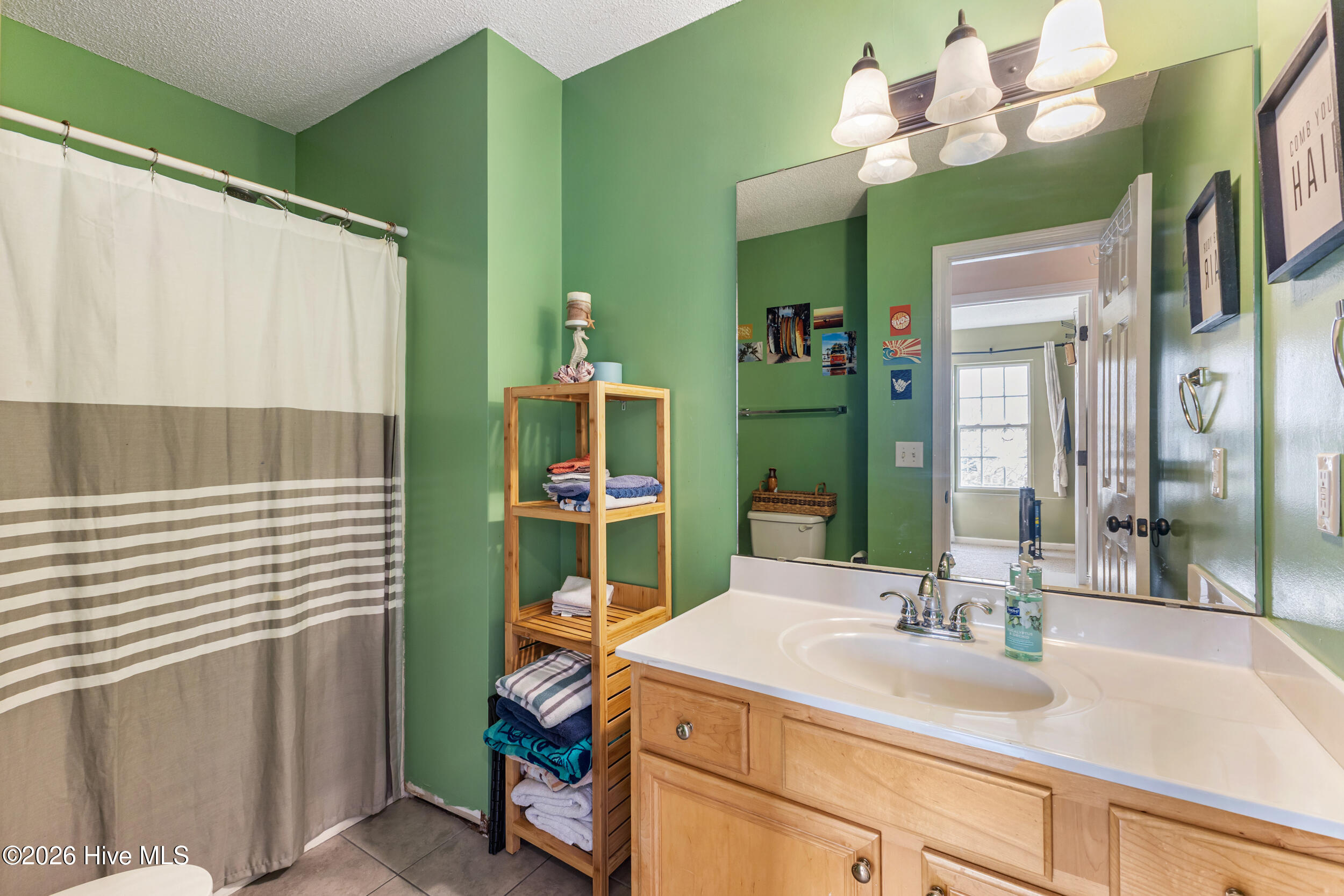 6604 Stoddard Road Wilmington, NC 28412 - Photo 16 of 23 Second Full Bath