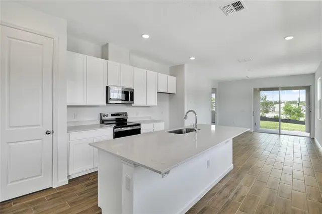 $293,950 | 804 Lake Dell Drive, Dundee, FL 33838