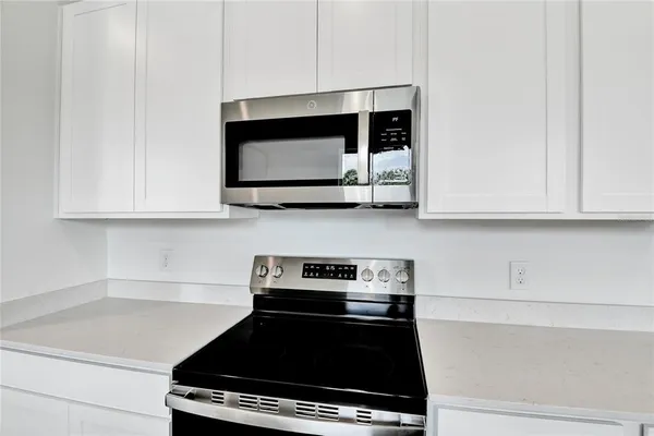 $291,950 | 804 Lake Dell Drive, Dundee, FL 33838