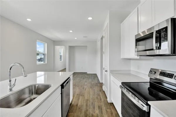 $291,950 | 804 Lake Dell Drive, Dundee, FL 33838