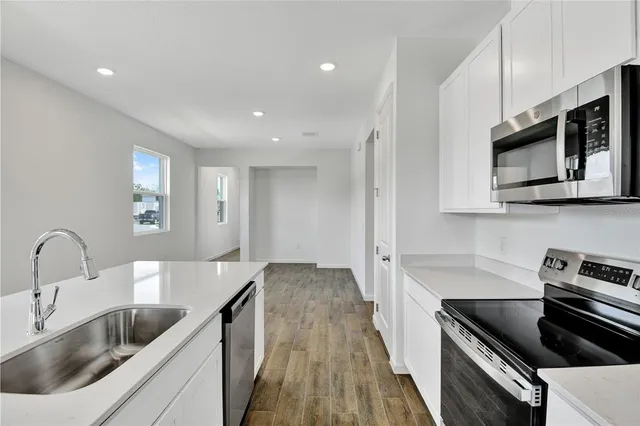 $293,950 | 804 Lake Dell Drive, Dundee, FL 33838