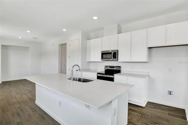 $293,950 | 804 Lake Dell Drive, Dundee, FL 33838