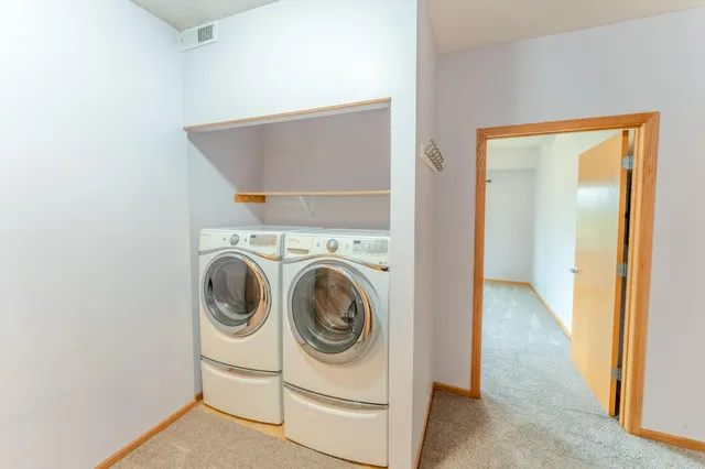 $197,000 | 1590 Parkwood Drive, Unit 102, Woodbury, MN 55125