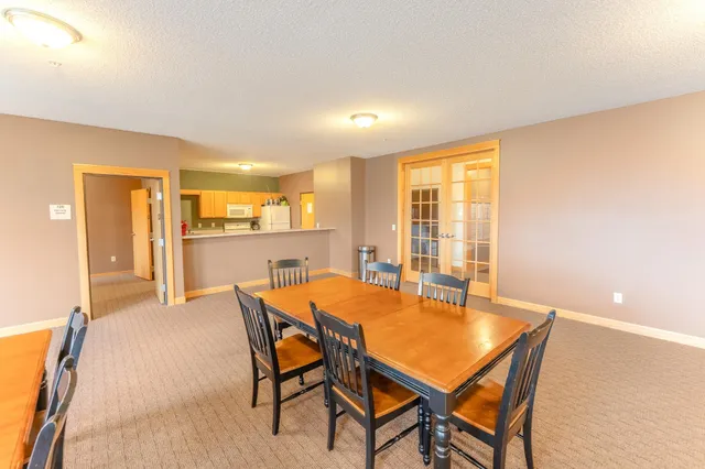 $197,000 | 1590 Parkwood Drive, Unit 102, Woodbury, MN 55125