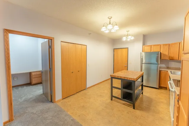 $197,000 | 1590 Parkwood Drive, Unit 102, Woodbury, MN 55125