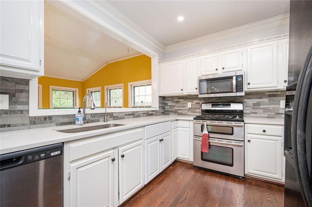 983 Bridgegate Drive Northeast Marietta, GA 30068 - Photo 13 of 34