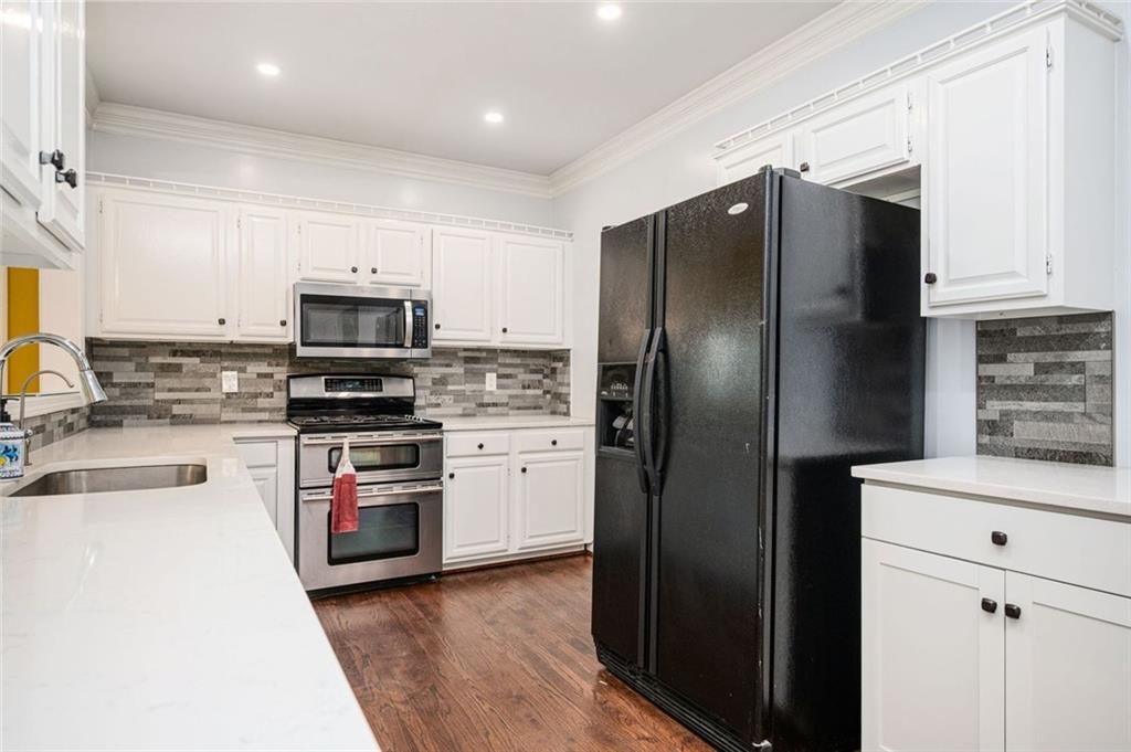 983 Bridgegate Drive Northeast Marietta, GA 30068 - Photo 14 of 34