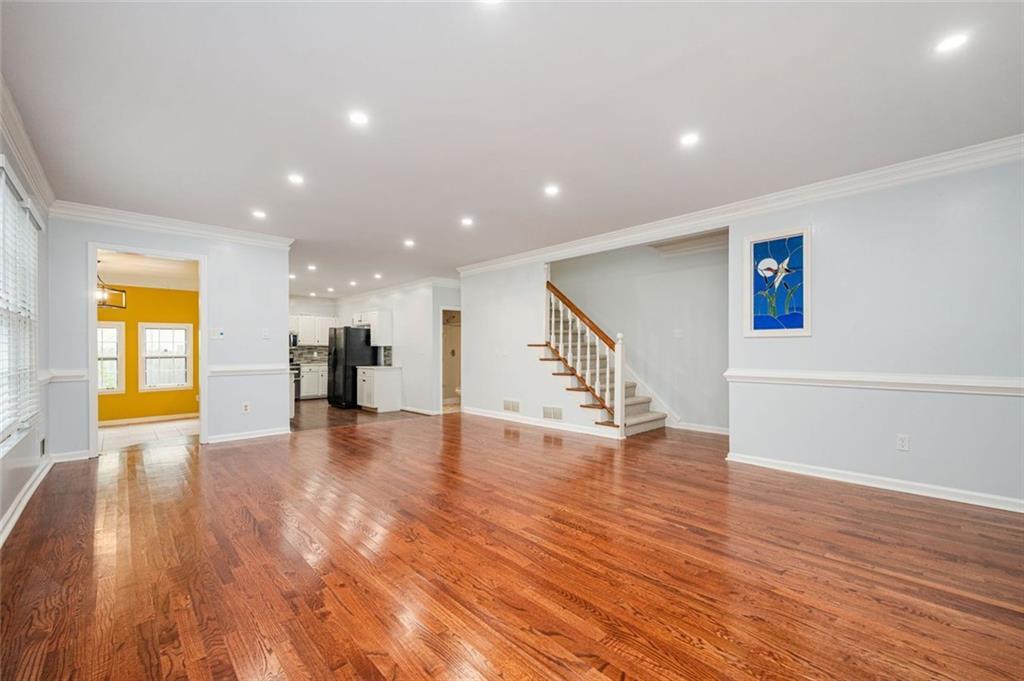 983 Bridgegate Drive Northeast Marietta, GA 30068 - Photo 8 of 34