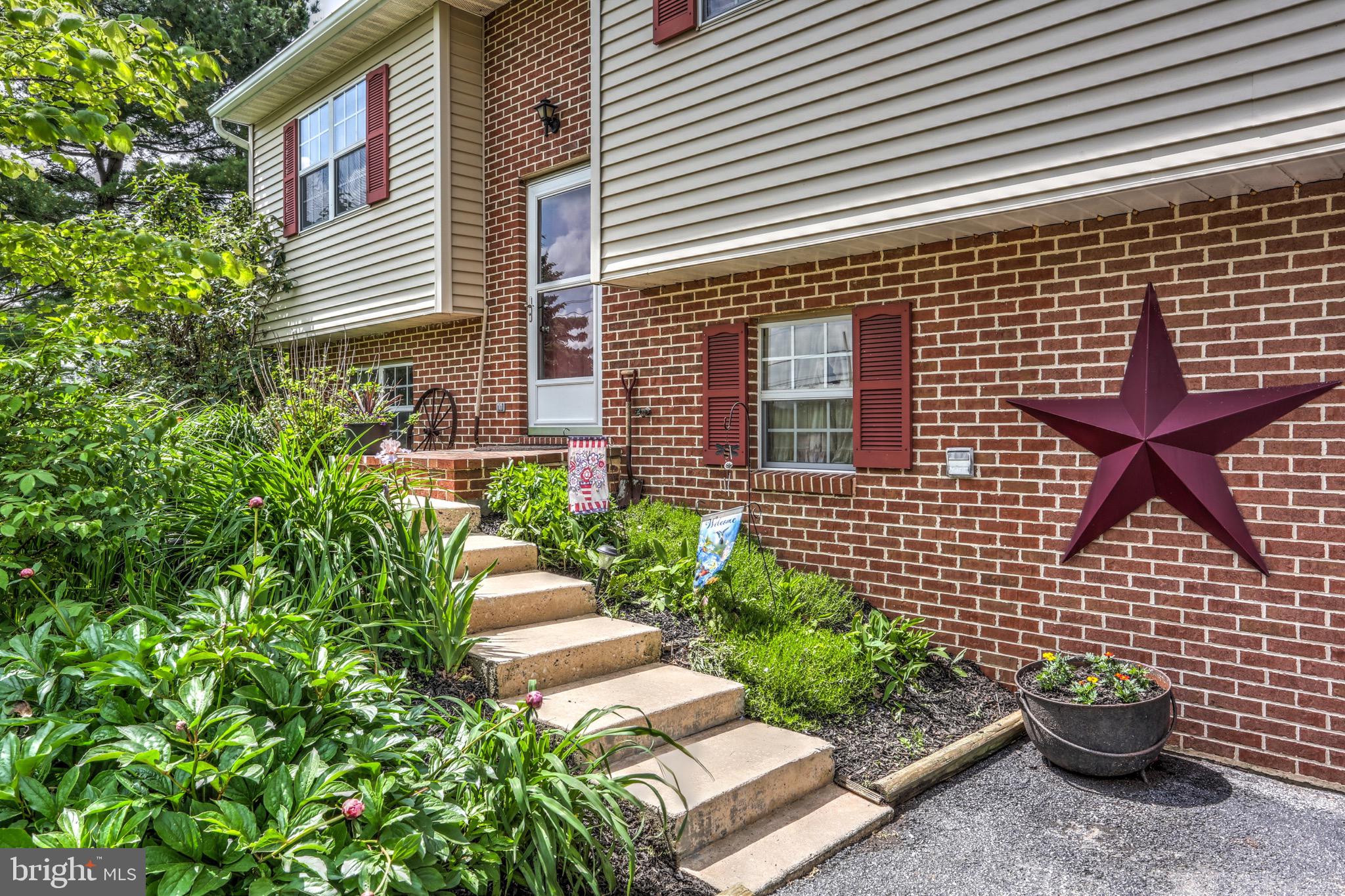 2580 North Colebrook Road Manheim, PA 17545 - Photo 3 of 24