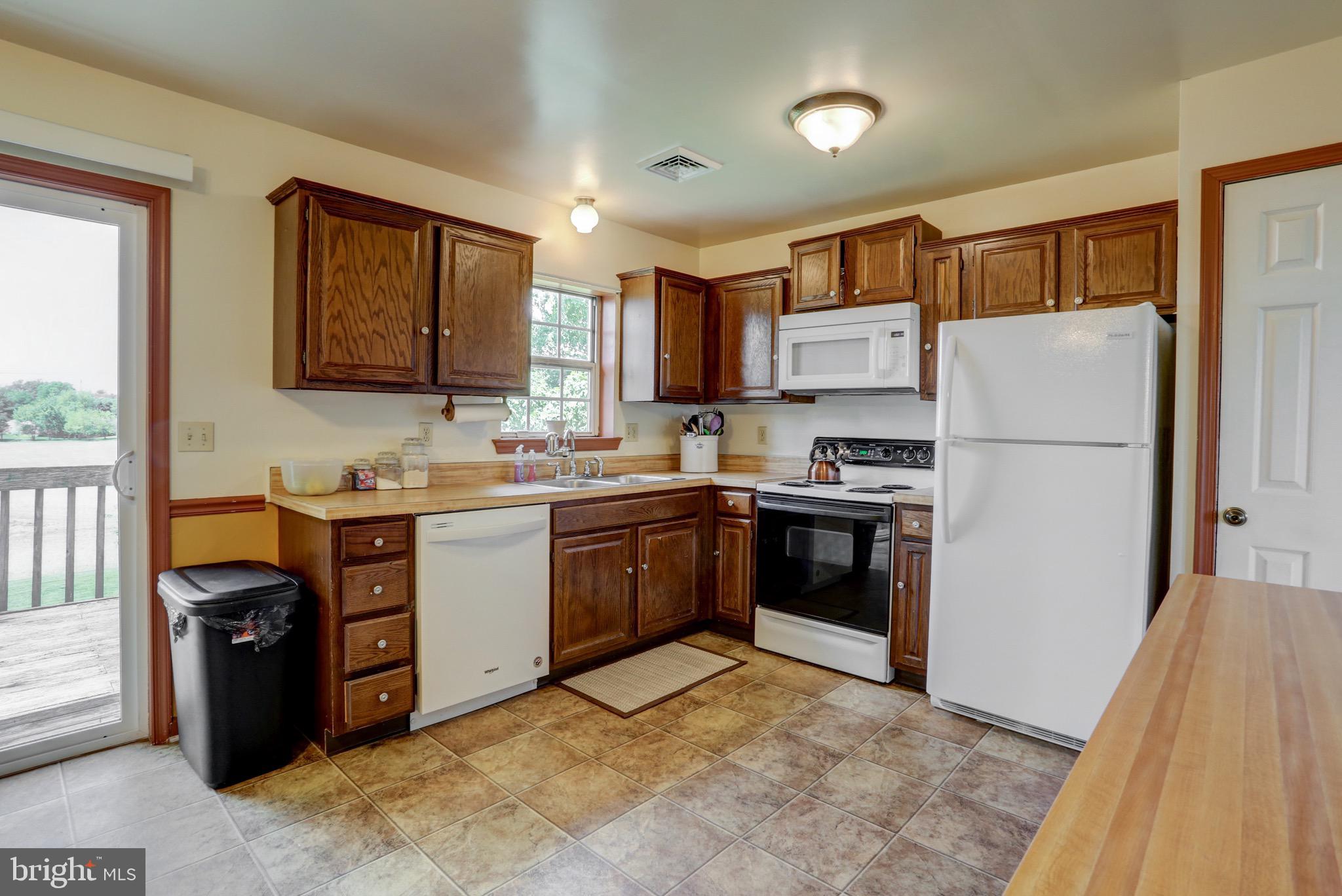 2580 North Colebrook Road Manheim, PA 17545 - Photo 8 of 24