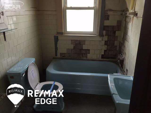 4145 Richfield Road Flint, MI 48506 - Photo 8 of 16 21172629-7.JPG