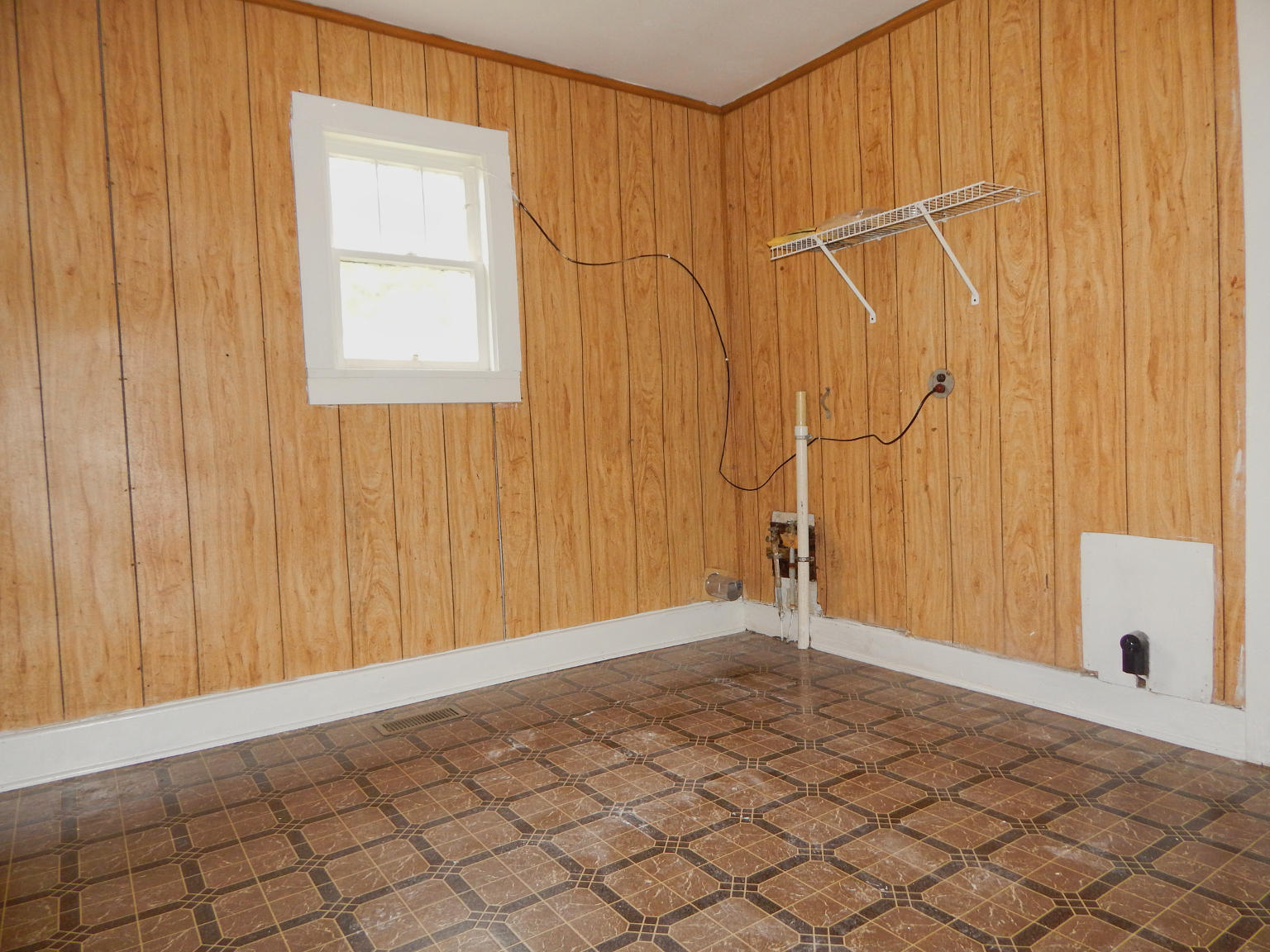 5100 Schubert Road Knoxville, TN 37912 - Photo 8 of 13 DSCN3236_lzn
