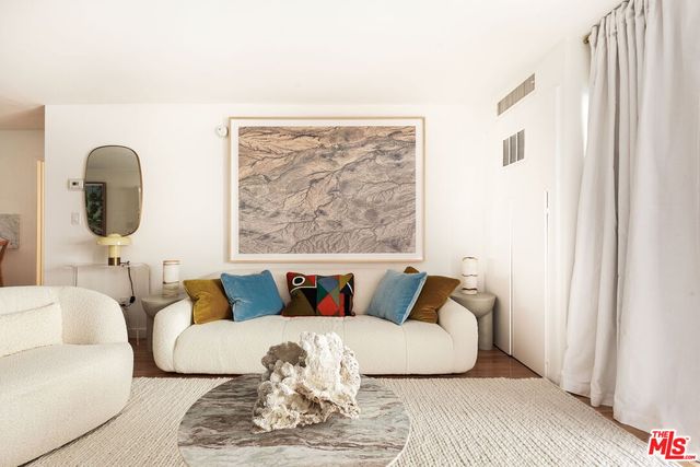 $620,000 | 11750 Sunset Boulevard, Unit 115, Los Angeles, CA 90049