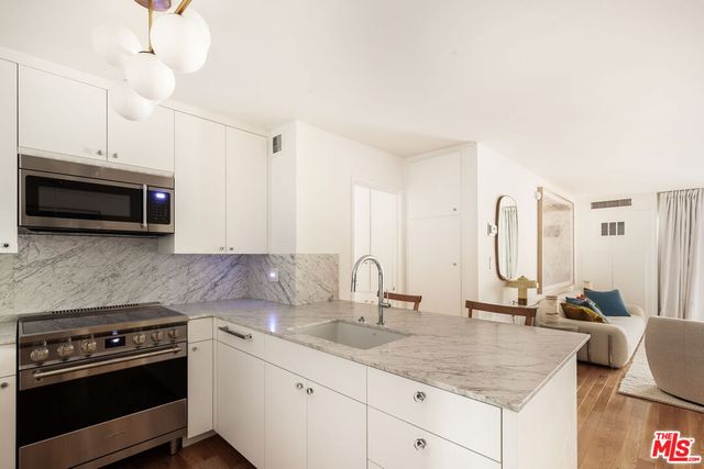 $620,000 | 11750 Sunset Boulevard, Unit 115, Los Angeles, CA 90049