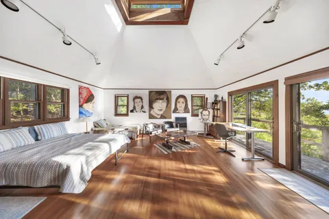 $2,195,000 | 100 Gerard Drive, East Hampton, NY 11937