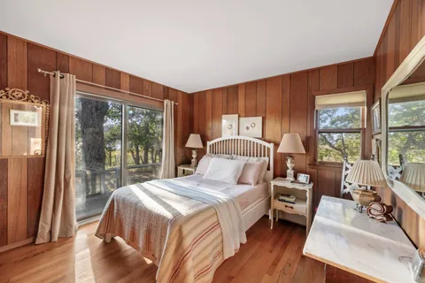 $2,195,000 | 100 Gerard Drive, East Hampton, NY 11937