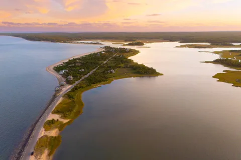 $2,195,000 | 100 Gerard Drive, East Hampton, NY 11937