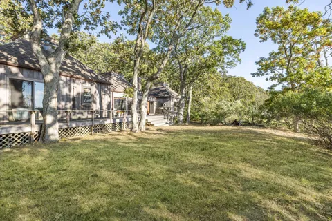 $2,195,000 | 100 Gerard Drive, East Hampton, NY 11937