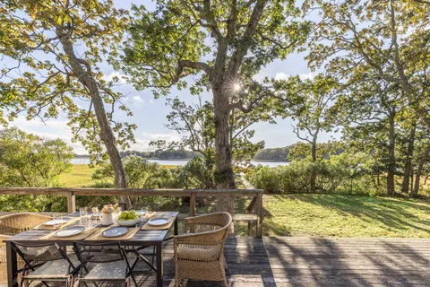 $2,195,000 | 100 Gerard Drive, East Hampton, NY 11937