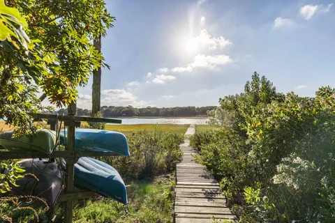 $2,195,000 | 100 Gerard Drive, East Hampton, NY 11937